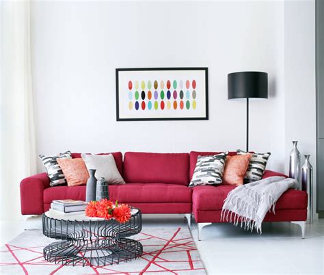 40 Red Couch Living Rooms With Tips And Ideas To Design Around The ColorInterior Design Ideas.