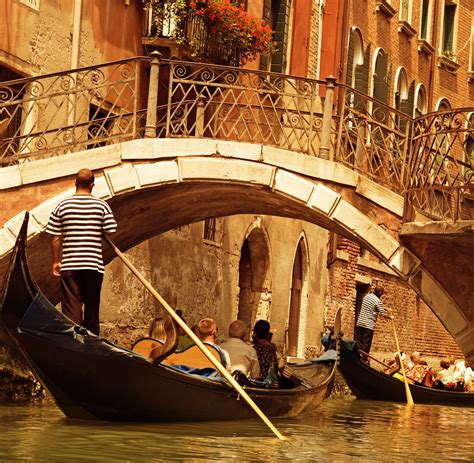 Venice gondola, Gondola ride, Italy tours