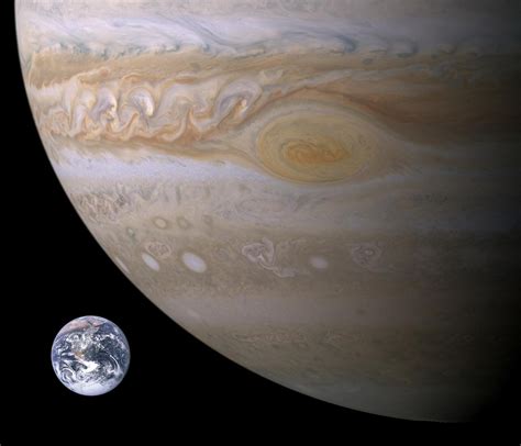 Jupiter's red spot thickness remains steady as surface area decreases