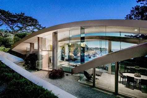 A Stunning Butterfly-Inspired House on the California Coast