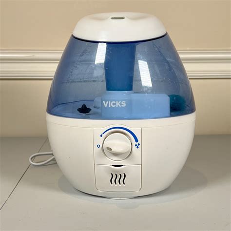 VICKS HUMIDIFIER