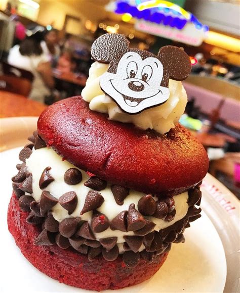 𝐏𝐢𝐧𝐭𝐞𝐫𝐞𝐬𝐭 : 𝐭𝐫𝐨𝐩𝐢𝐜𝐚𝐥𝐛𝐚𝐛𝐲𝐲 🔭🧡. | Disney desserts, Disney food, Disneyland food
