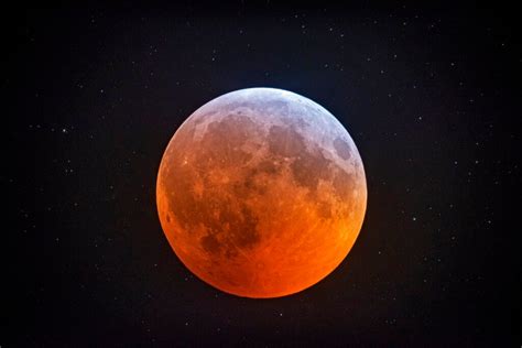 Total lunar eclipse comes with supermoon bonus: See photos - cleveland.com