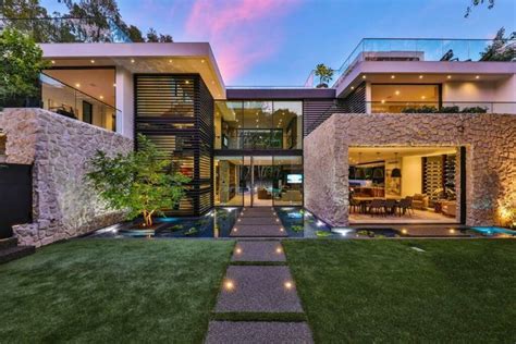 A Contemporary California Luxury Home | Contemporary california, Luxury homes, Architecture
