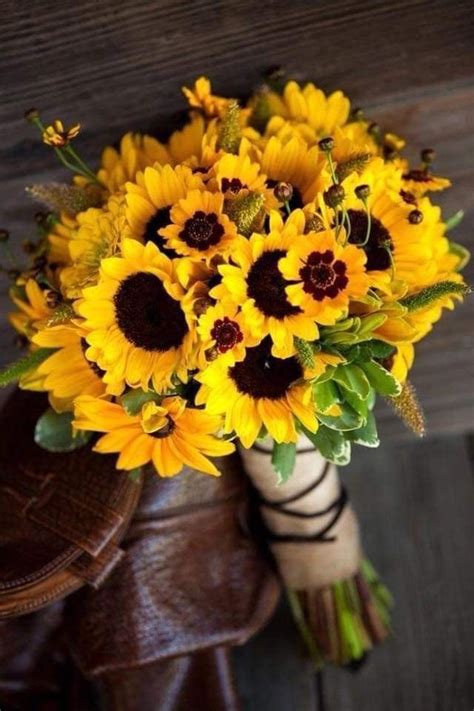 Beautiful Sunflower Boquet | Hochzeitsgestecke, Sonnenblumen hochzeit ...