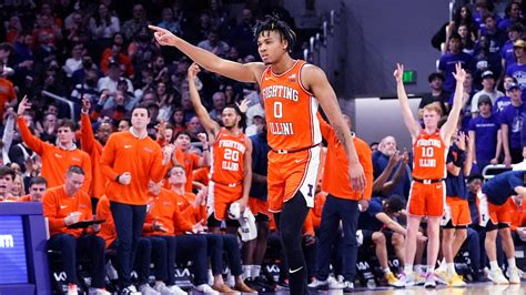 Illinois basketball star met with chants, boos in road return