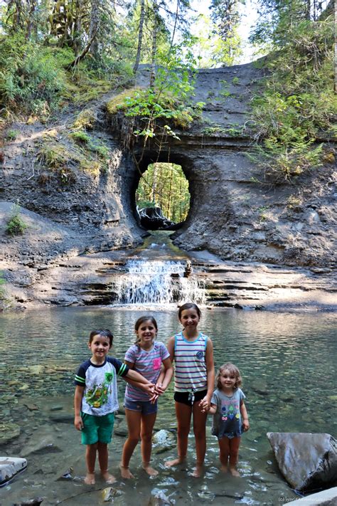 Hiking Hole In The Wall: A Port Alberni Gem - World Adventurists