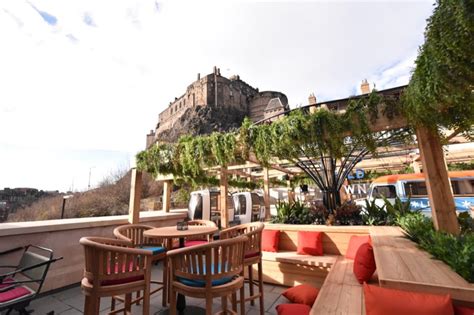 28 Best Edinburgh Old Town Restaurants For Every Budget