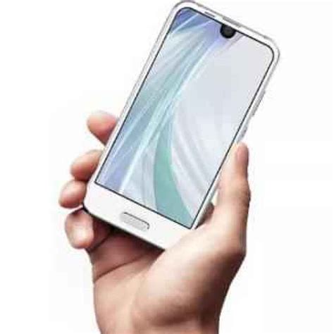 Sharp Aquos R Compact, arriva lo smartphone di fascia media, compatto ...