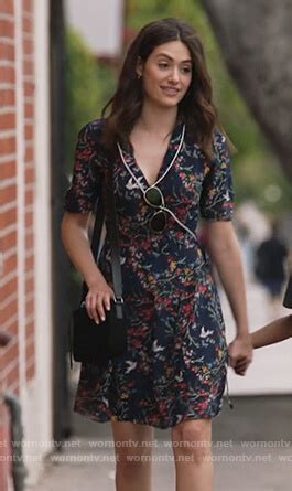 Fiona Gallagher Outfits & Fashion on Shameless | Emmy Rossum