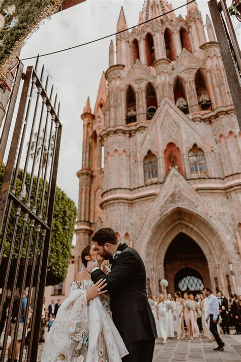 Stunning and Luxe San Miguel Destination Wedding - Junebug Weddings