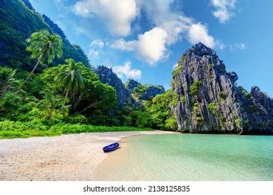 Hidden Beach Matinloc Island El Nido Stock Photo 2138125833 | Shutterstock