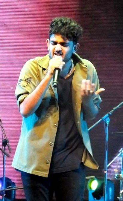 Sid Sriram (Singer) Height, Age, Girlfriend, Family, Biography » StarsUnfolded