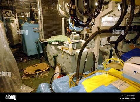 HMS Nottingham repairs Stock Photo - Alamy