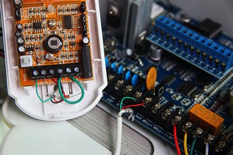 How to connect two sensors to single zone - alarm system | Technology News