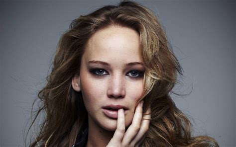 Download Jennifer Lawrence Wallpaper WhatsApp DP Background For Phones ...