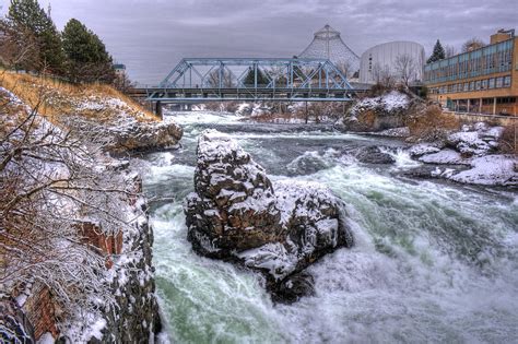 A Spokane Falls Winter by Lee Santa