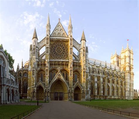Soaring Spires: 12 Exceptional Examples of Gothic Architecture