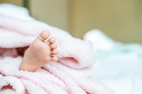 Newborn baby feet 1977984 Stock Photo at Vecteezy