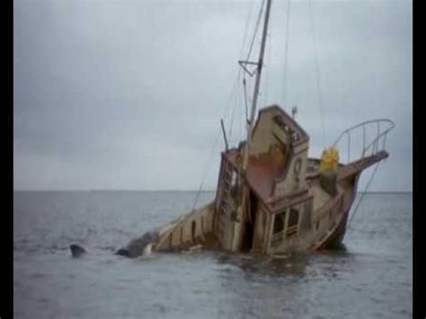 Jaws (1975) Quints Death - YouTube