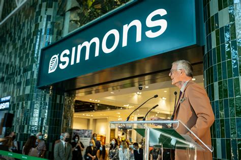 La Maison Simons Opens at CF Fairview Pointe-Claire in Montreal with ...