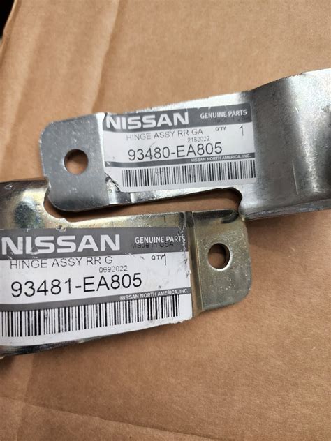 NISSAN FRONTIER 05-08 REAR Tailgate Hinge SET (RIGHT & LEFT) OEM 93480/ ...