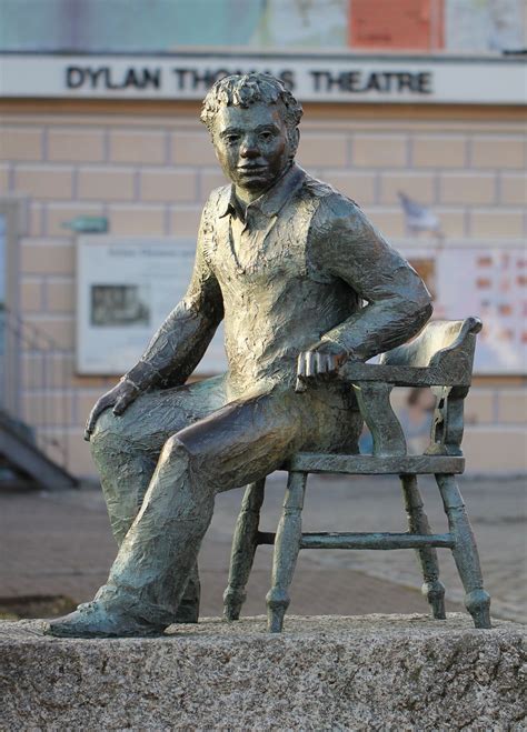 Dylan Thomas statue at the Maritime Quarter, Swansea. | Dylan thomas ...