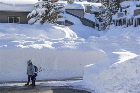 Photos: Here's what 10 feet of snow looks like | Sierra nevada ...