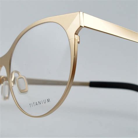 Simplicity in design crafted by hand in Japan. Discover our titanium ...