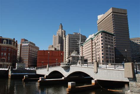 Providence, RI : PROVIDENCE, RI MEMORIAL BRIDGE, WITH PROVIDENCE SKY LINE LOOKING FROM THE EAST ...