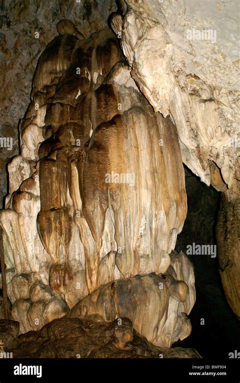 Stalactites inside Grutas de Lanquin caves, Alta Verapaz, Guatemala ...