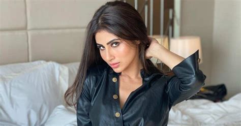 Mouni Roy Deletes Her Sensuous Bikini Video Amid Hateful Comments On ...