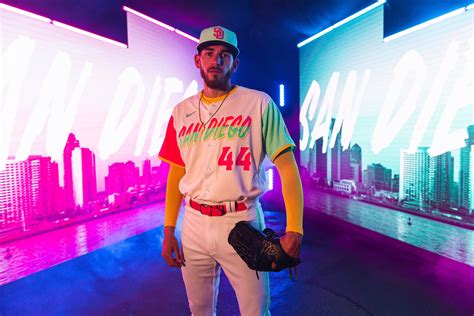 San Diego Padres bringing back City Connect jerseys for 2023 season ...