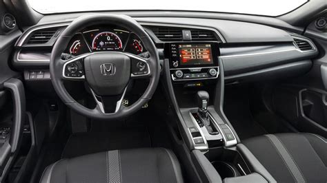 2019 Honda Civic UAE: LX Sport Price, Review & Specs | AutoDrift.ae