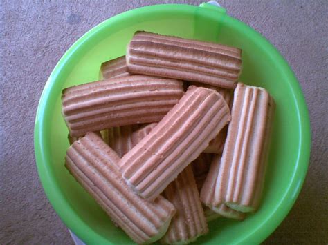 Sudanese Eid Biscuits (Baskaweet e-Nashader) (Nashader/noshader=sal ...