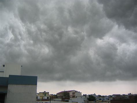 File:Monsoon clouds Lucknow.JPG - Wikipedia