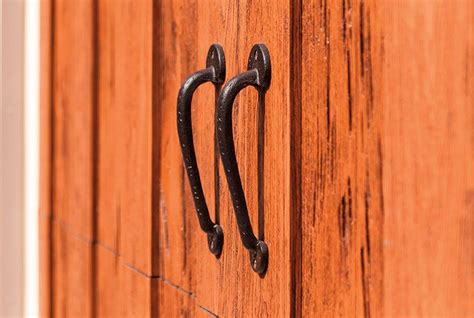 Colonial Lift Handles : Clopay Decorative Hardware | Garage door ...