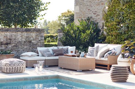 15+ Ideas to Choose the Right Furniture for Garden - Flawssy