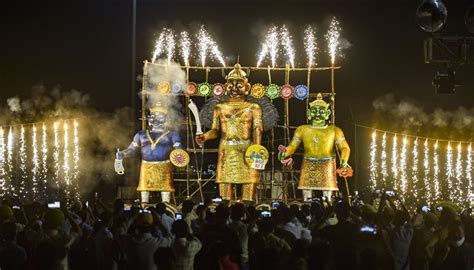 Dussehra Festival Celebration 2020 Photos: HD Images, Pictures, News ...