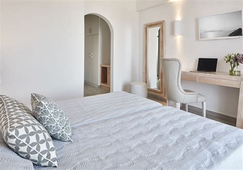 Accommodation - Santorini Palace Hotel - Member of KD Hotels, Santorini ...