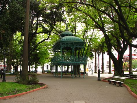 plaza curicó | pasando por la plaza de armas de curicó | Francisco ...