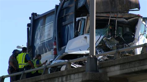 Deadly crash involving truck, 2 other vehicles in downtown Austin | FOX 7 Austin