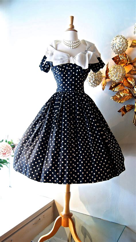 Vintage Retro Clothing Melbourne - Katie Washington Hochzeitstorte