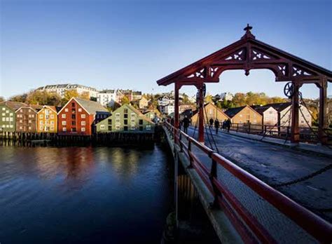 The historic town of Trondheim - Fjord Travel Norway