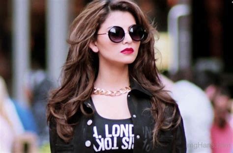 Urvashi Rautela In Song Love Dose - JattDiSite.com