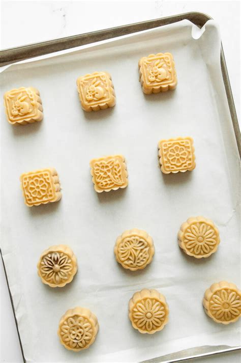 Easy Homemade Chocolate Mooncake Recipe 2024 - AtOnce