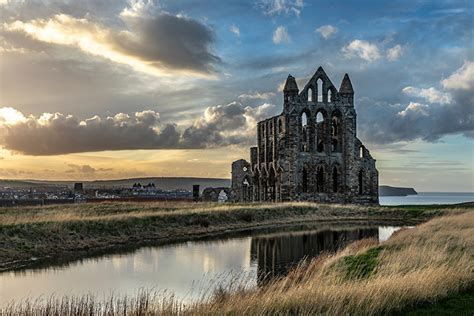 Whitby Abbey - History and Facts | History Hit