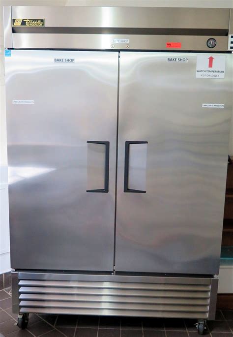 True T-49 2-Door Refrigerator - Oahu Auctions