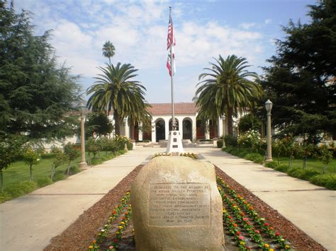 Azusa Funeral Homes, funeral services & flowers in California