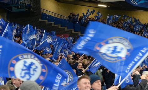 Chelsea fans singing... ? It's happened again, it's happened again ...